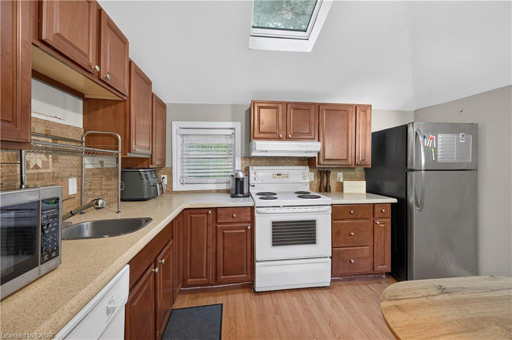 10 Maple Avenue Property Photo 5