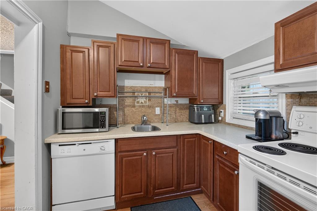 10 Maple Avenue Property Photo 8