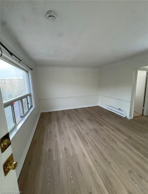 5-51 King Street E Property Photo 1