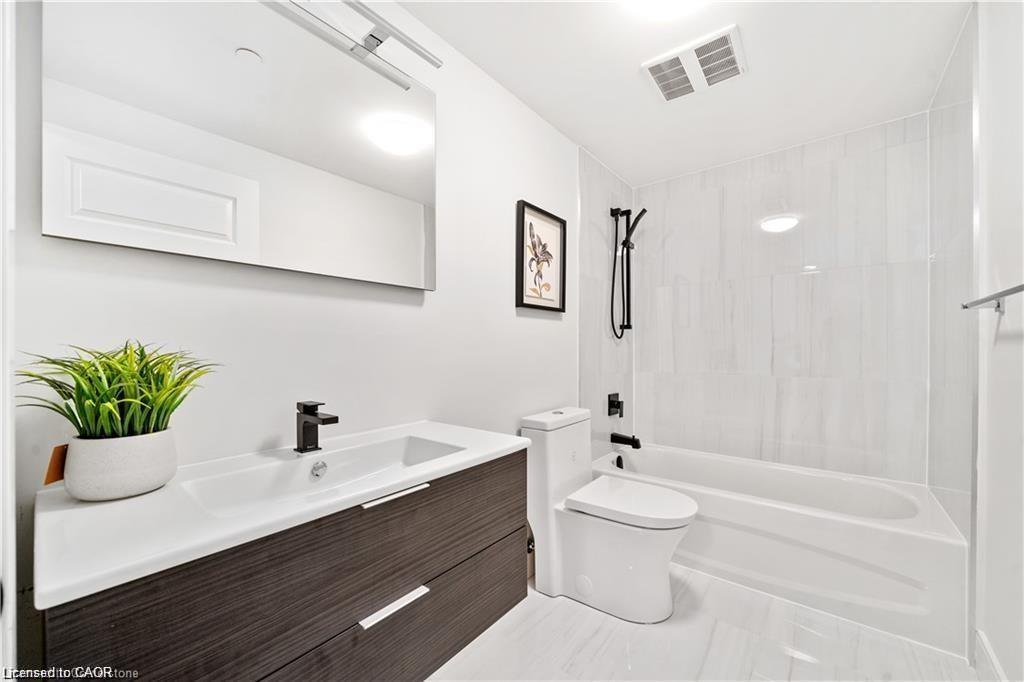 401-2 Dundas Street W Property Photo 8