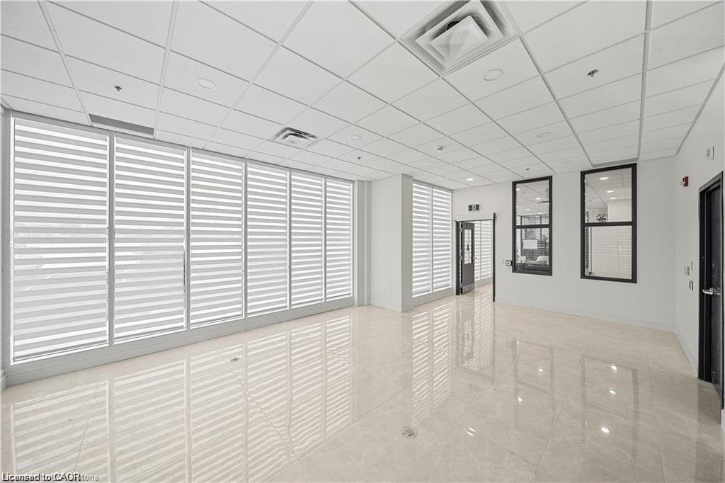 401-2 Dundas Street W Property Photo 12