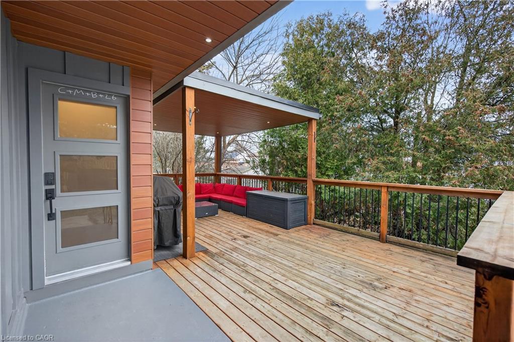 486 East 38th Street Property Photo 4