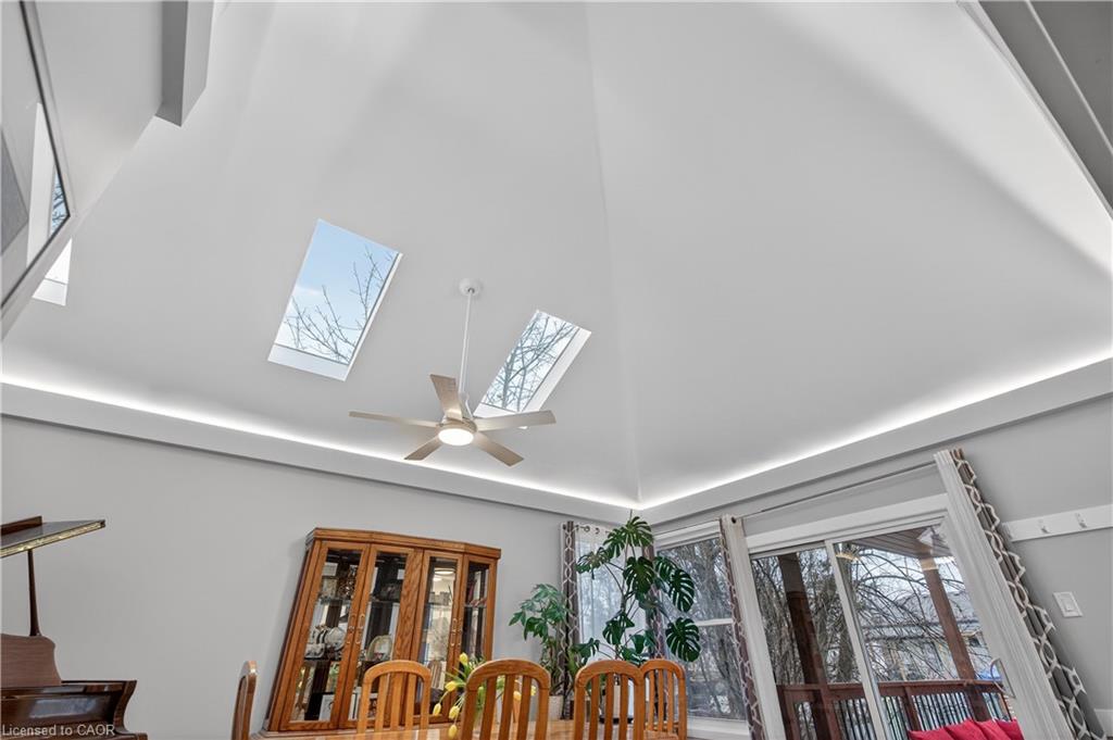 486 East 38th Street Property Photo 8