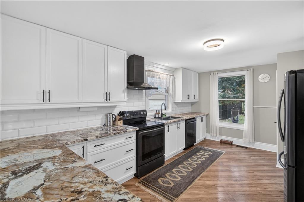 486 East 38th Street Property Photo 17