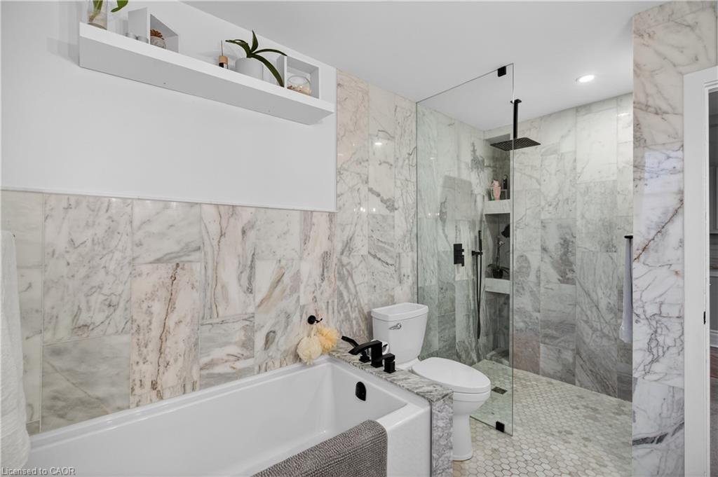 486 East 38th Street Property Photo 27