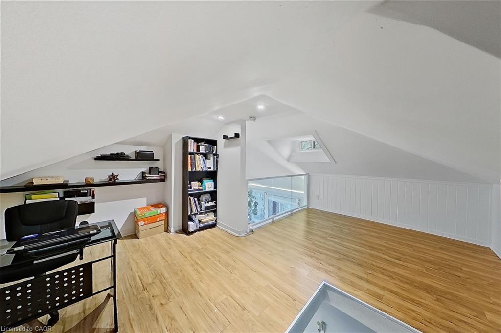 486 East 38th Street Property Photo 35