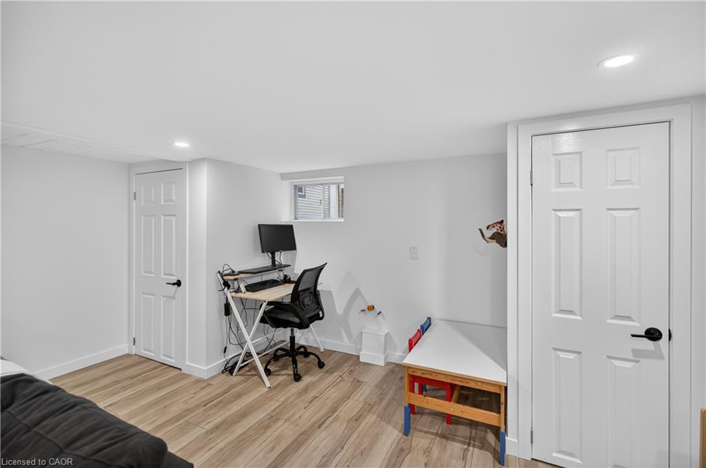 486 East 38th Street Property Photo 38
