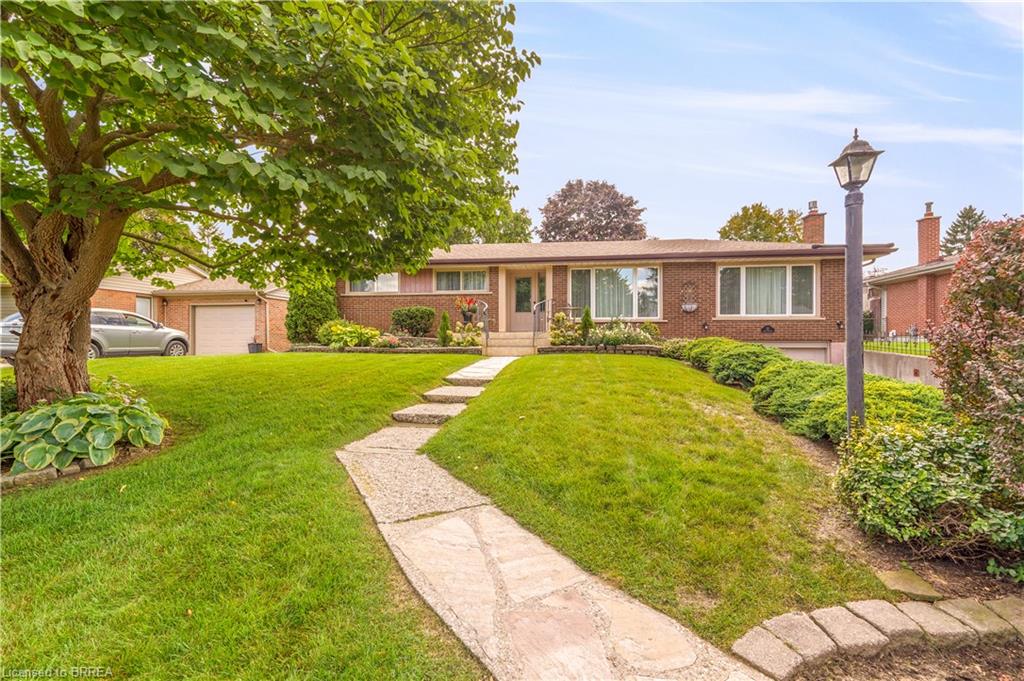 25 Brier Crescent Property Photo 1