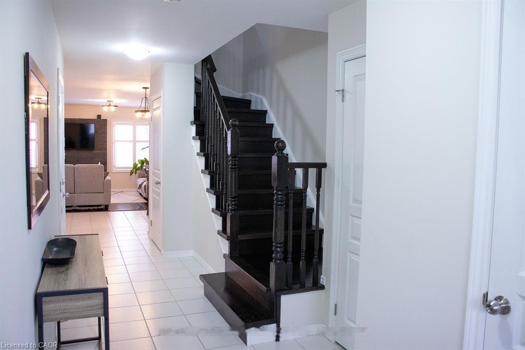 183 Penny Lane Property Photo 3