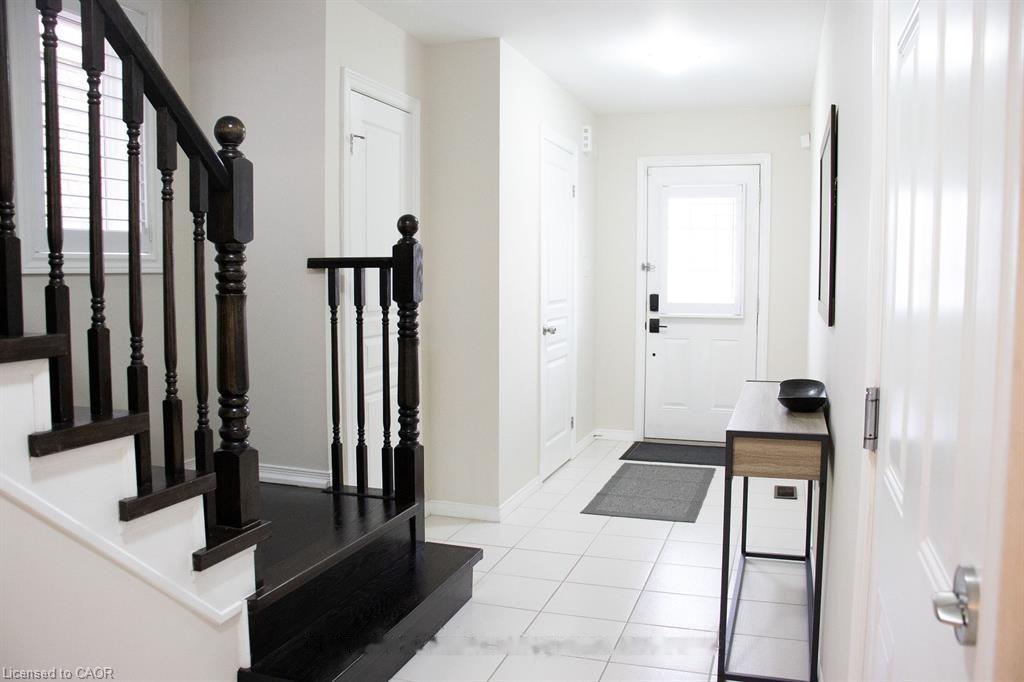 183 Penny Lane Property Photo 4