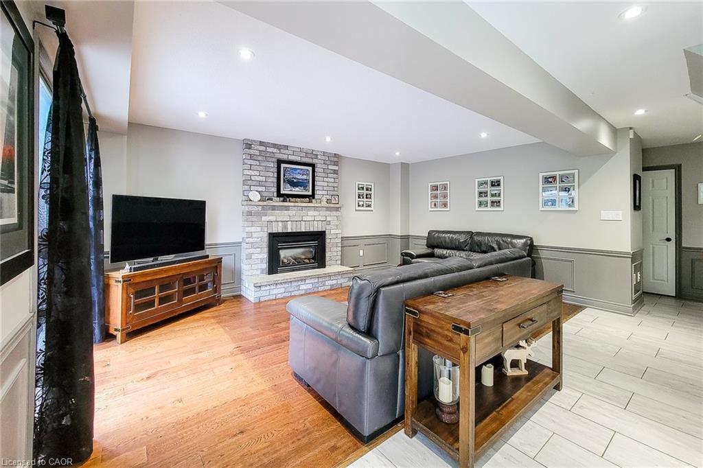 29 Woodside Square Property Photo 18