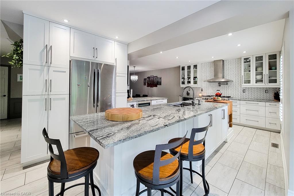 29 Woodside Square Property Photo 21