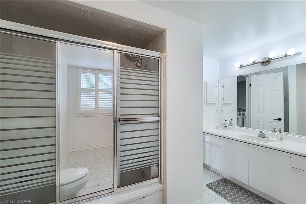 29 Woodside Square Property Photo 38