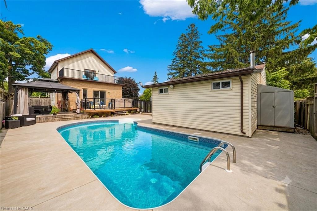 32 Clench Avenue Property Photo 2