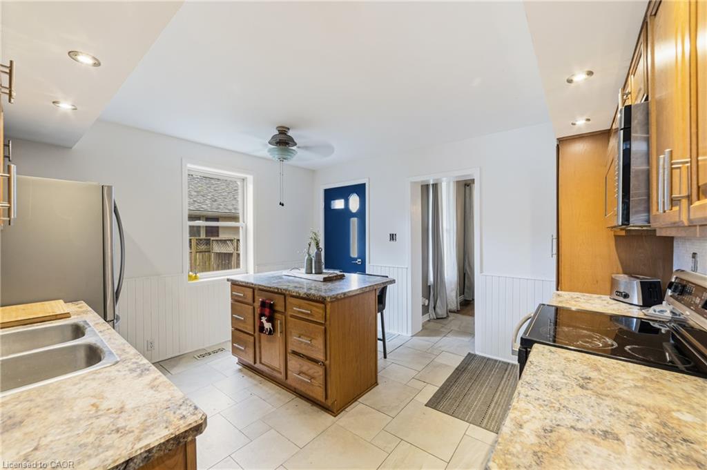 32 Clench Avenue Property Photo 7