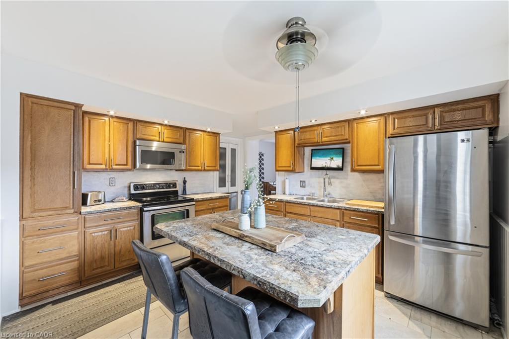 32 Clench Avenue Property Photo 9