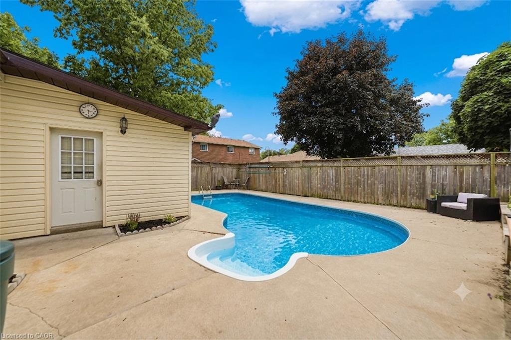 32 Clench Avenue Property Photo 27