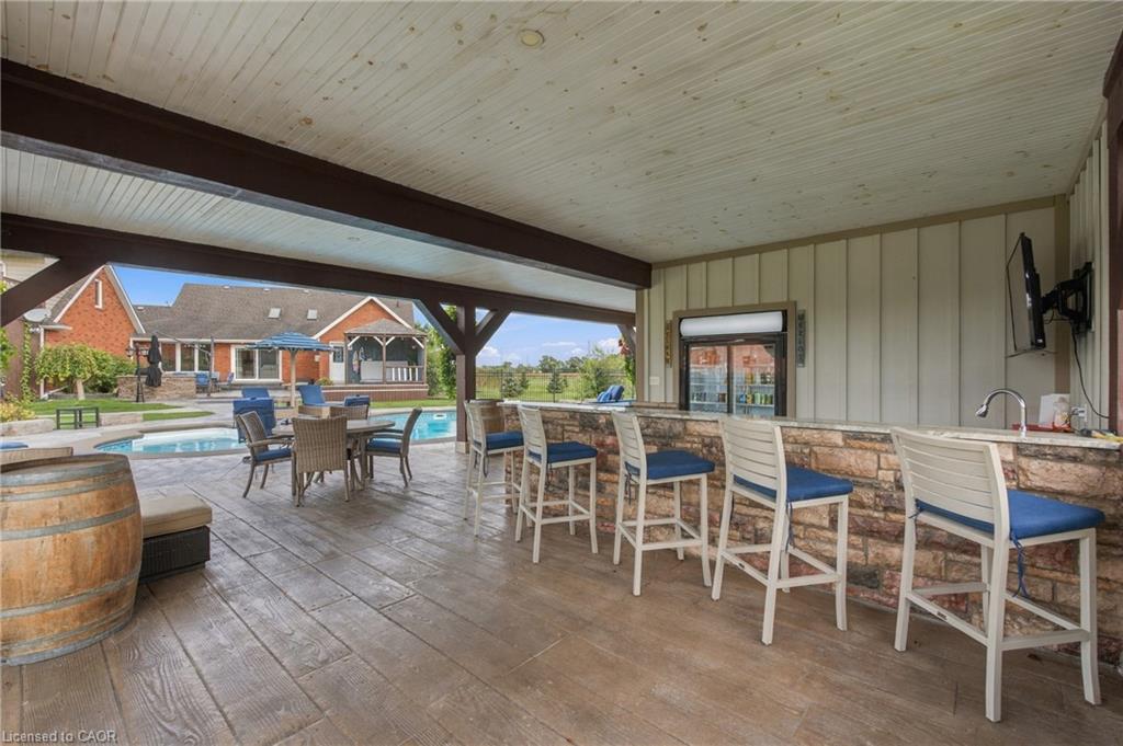 551 Darby Road Property Photo 4