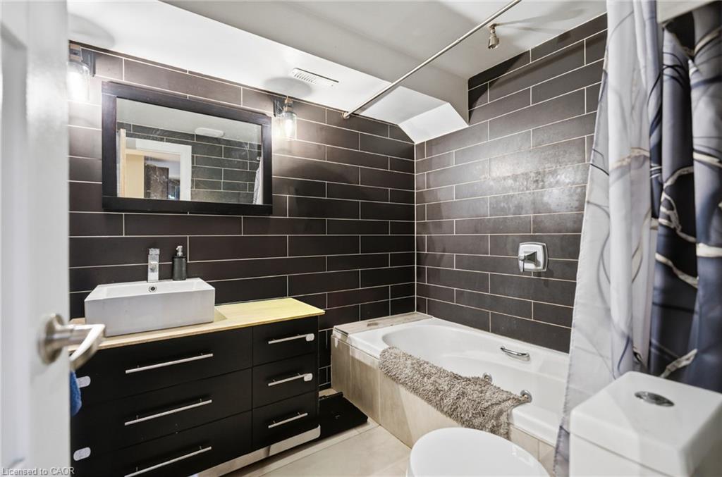 139 Euclid Avenue Property Photo 25
