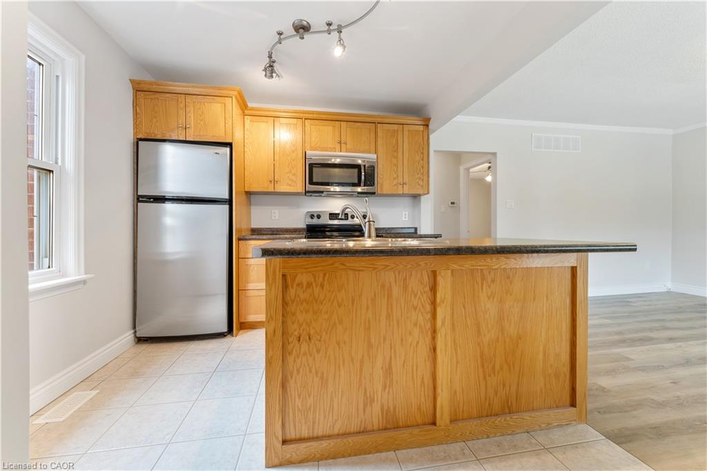 65 East 11th Street Property Photo 8