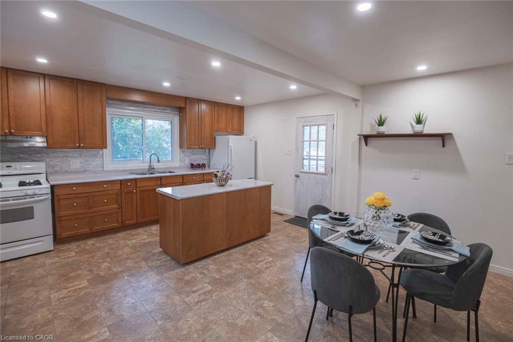 11 Duncairn Avenue Property Photo 7