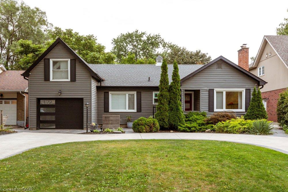 977 Long Drive Property Photo 1