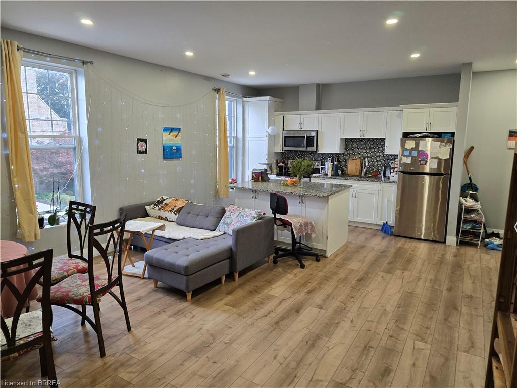 2-140 Murray Street Property Photo 3