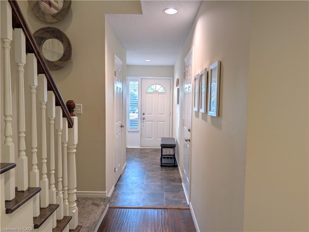 28-100 Vineberg Drive Property Photo 6