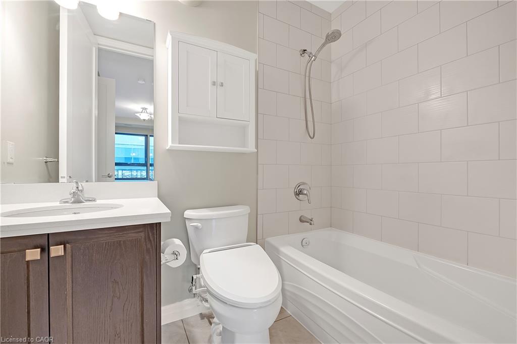 1006-112 King Street E Property Photo 16