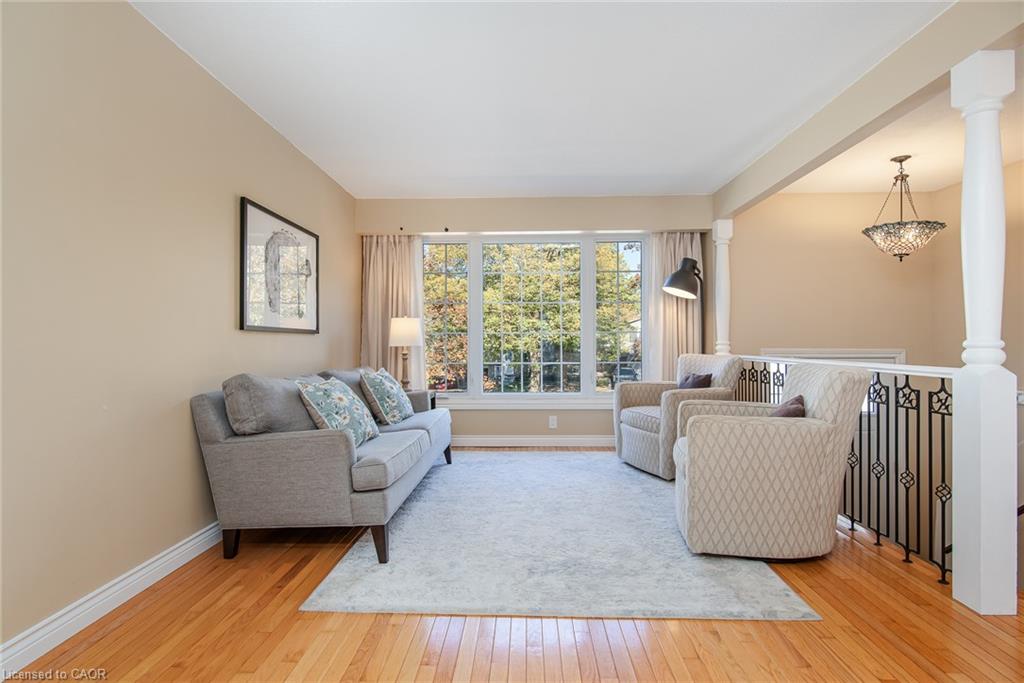 118 Wheatfield Crescent Property Photo 3