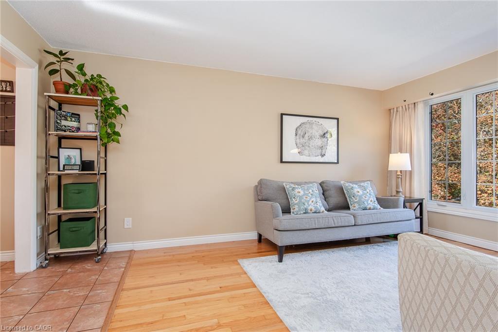 118 Wheatfield Crescent Property Photo 7