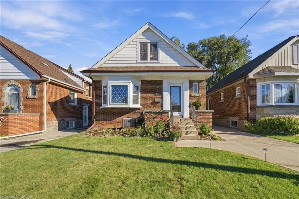 143 Huxley Avenue S Property Photo 1