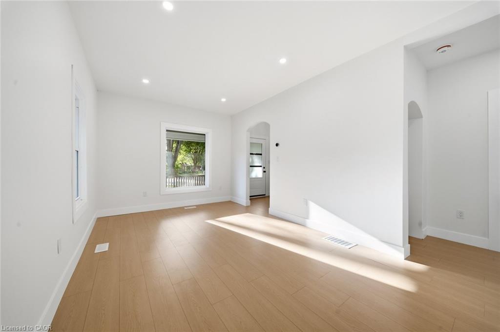 217 Queen Street N Property Photo 6