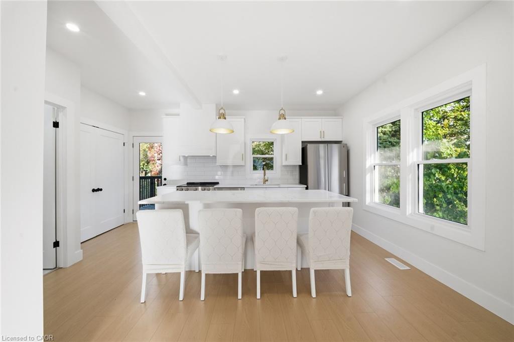 217 Queen Street N Property Photo 8