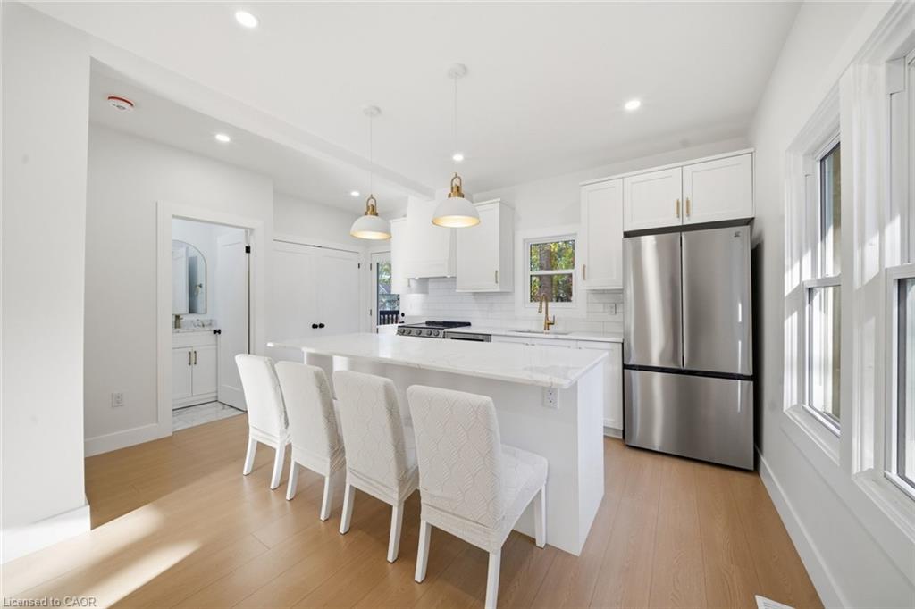 217 Queen Street N Property Photo 9