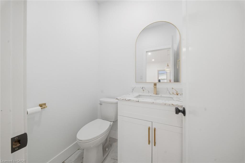 217 Queen Street N Property Photo 14