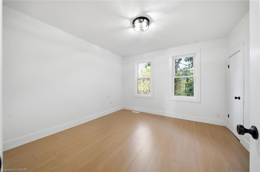 217 Queen Street N Property Photo 15