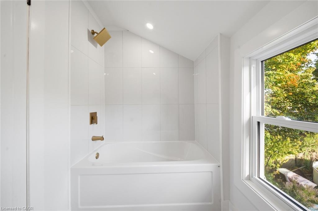 217 Queen Street N Property Photo 20