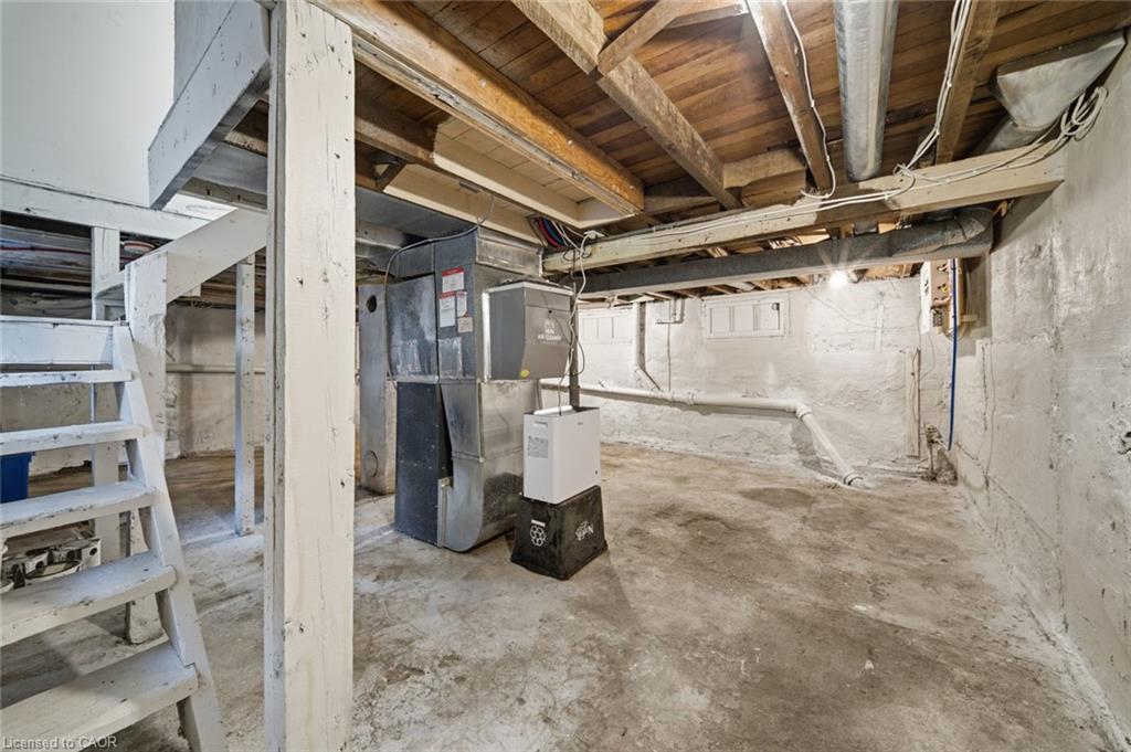217 Queen Street N Property Photo 21