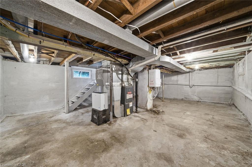 217 Queen Street N Property Photo 22