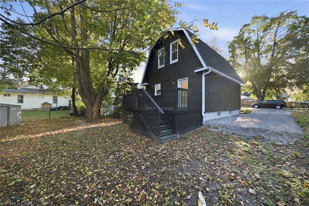217 Queen Street N Property Photo 26