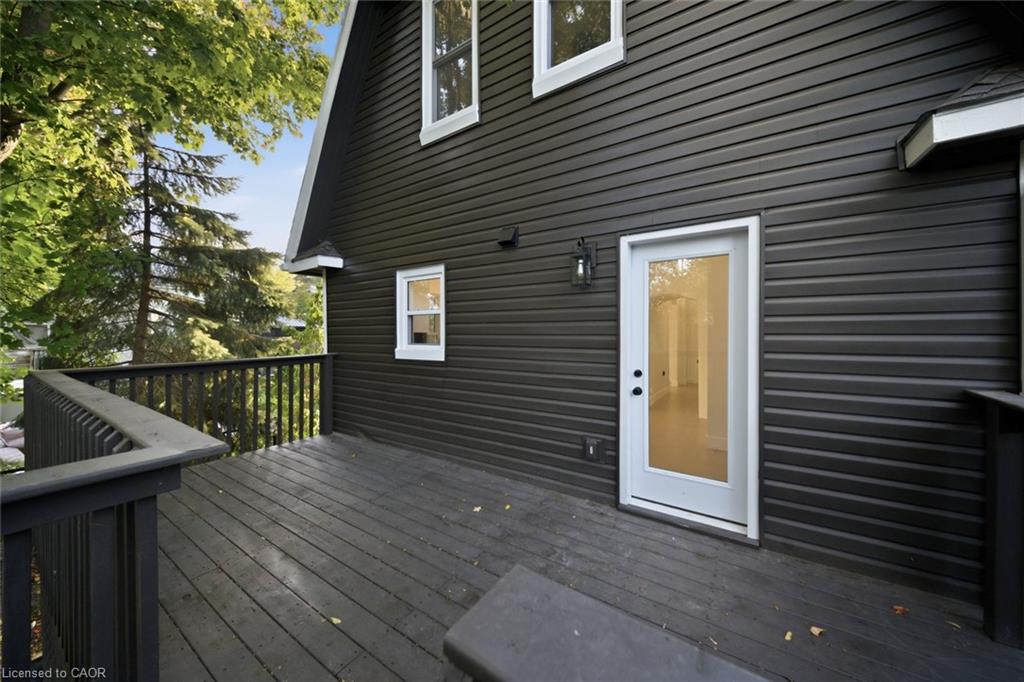 217 Queen Street N Property Photo 29