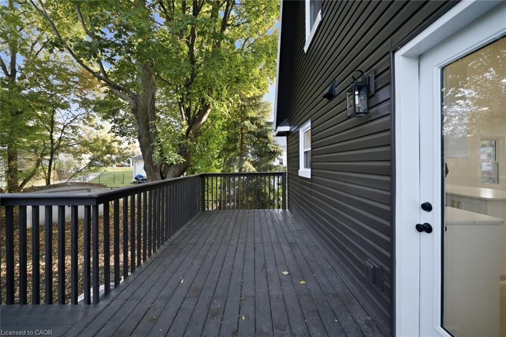 217 Queen Street N Property Photo 30