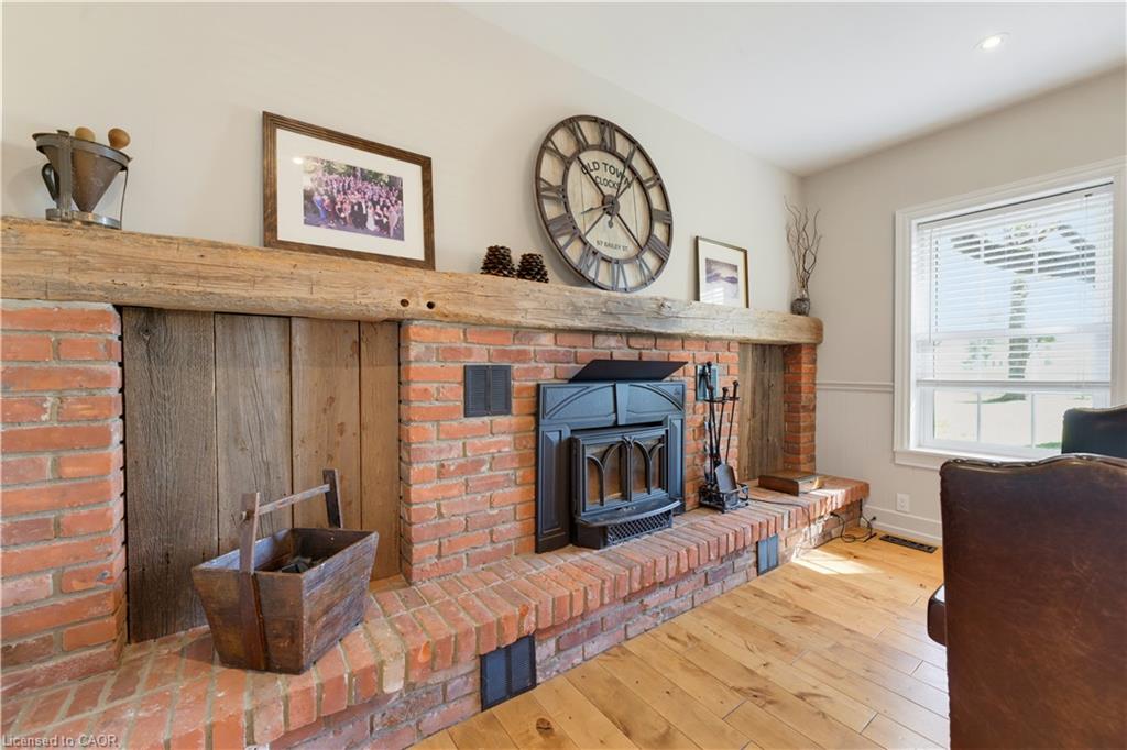 1719 Powerline Road W Property Photo 13