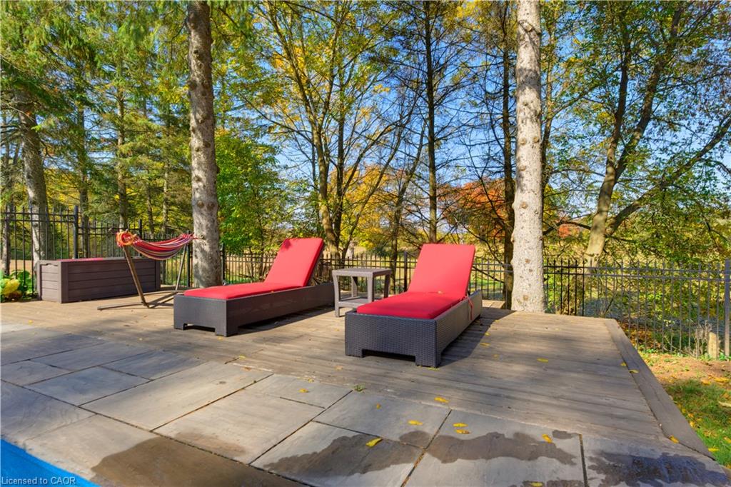 1719 Powerline Road W Property Photo 28