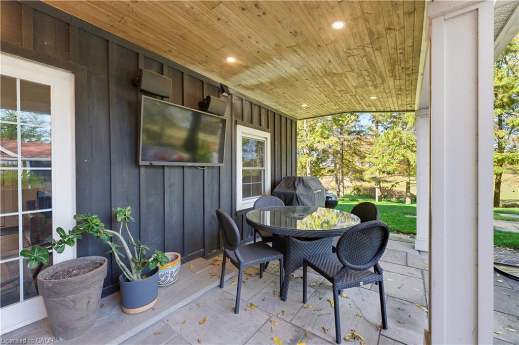 1719 Powerline Road W Property Photo 32
