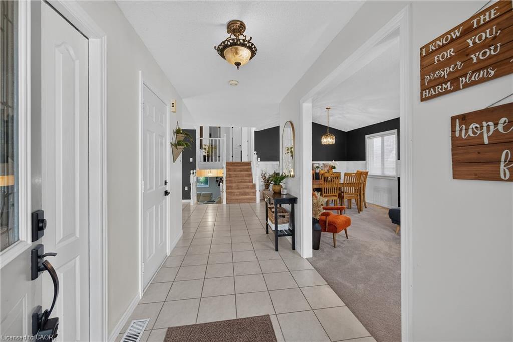 37 Glenhollow Drive Property Photo 3