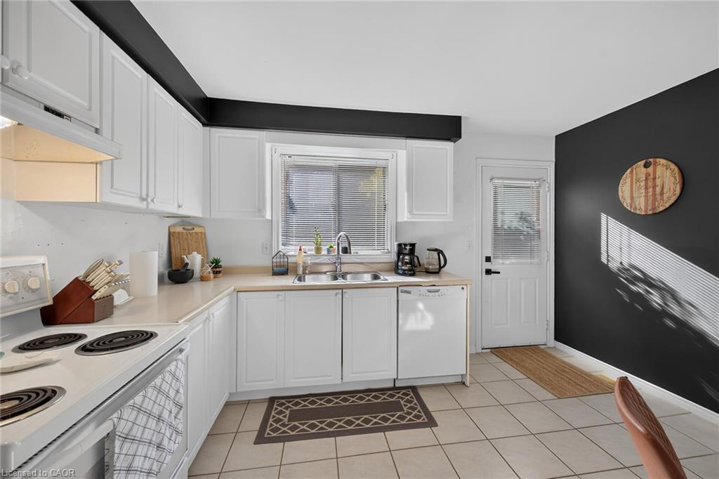 37 Glenhollow Drive Property Photo 14