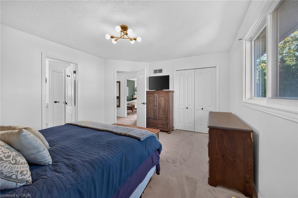 37 Glenhollow Drive Property Photo 20