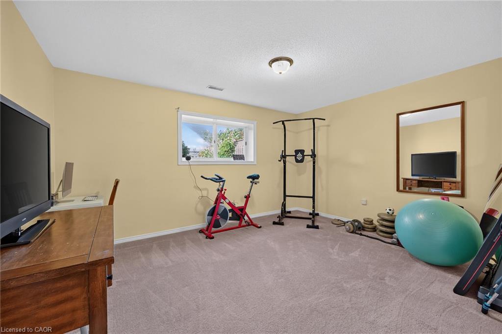 37 Glenhollow Drive Property Photo 33